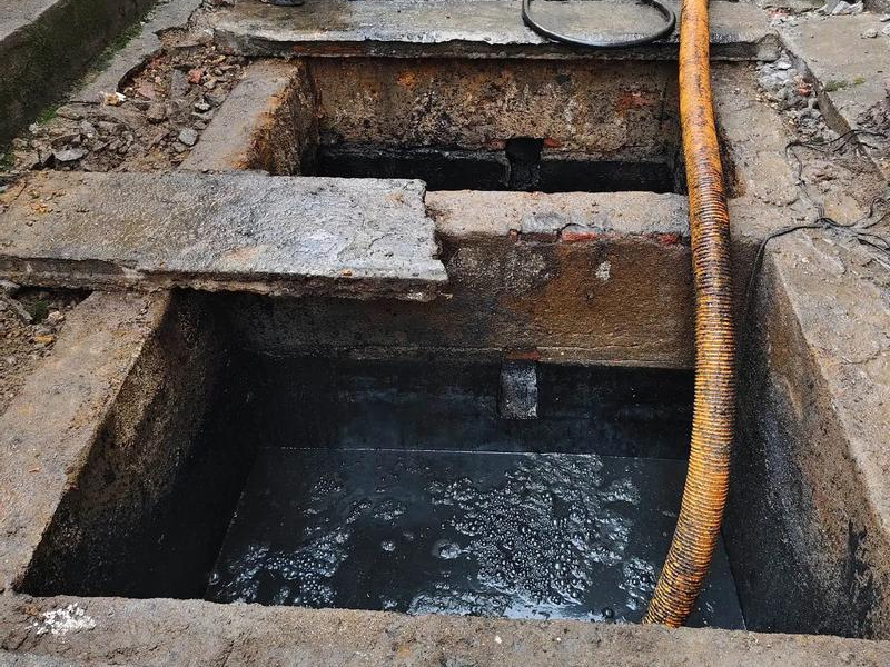 后白清理化粪池